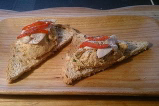 Паштет из курицы с голубым сыром, инжиром и орехами