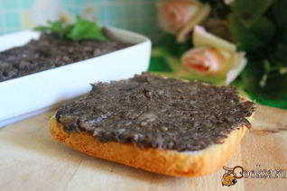 Паштет из лесных грибов с гречневыми хлопьями