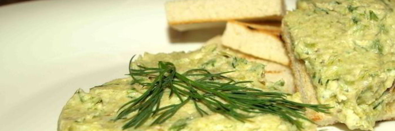 Паштет из лука-порея, яиц и орехов кешью