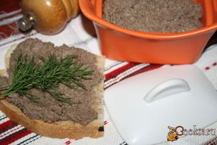 Паштет из печени индейки с корнем сельдерея и вином