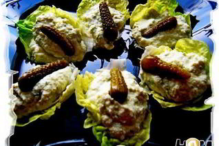 Яичный паштет с корнишонами