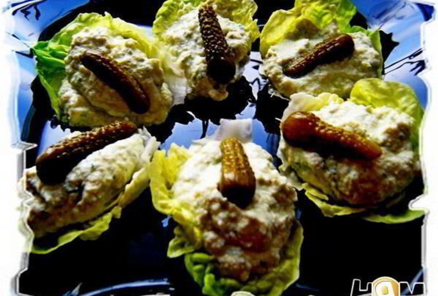 Яичный паштет с корнишонами