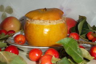 Печеные яблоки, фаршированные рисом