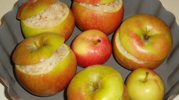 ШАГ 9. печеные яблоки, фаршированные рисом