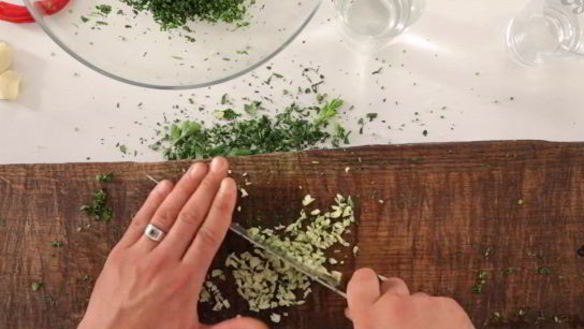 ШАГ 3. пхали из замороженного шпината