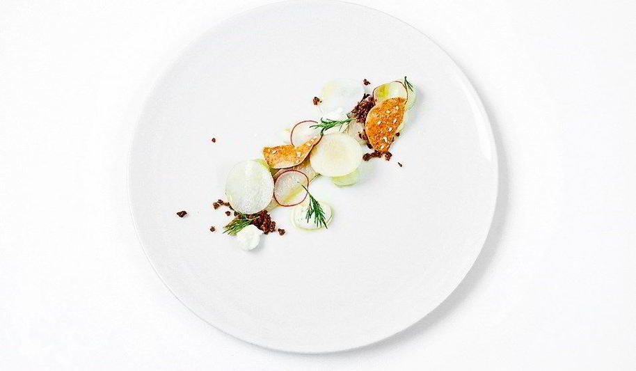 Рецепт подмаринованная сельдь с козьим сыром и овощами