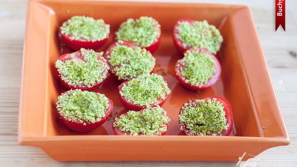 ШАГ 3. помидоры, фаршированные хлебными крошками, зеленью и чесноком