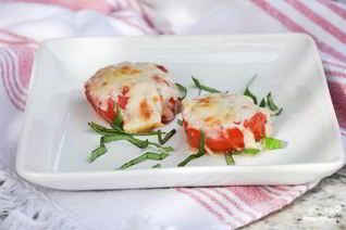 Помидоры с чесноком и сыром