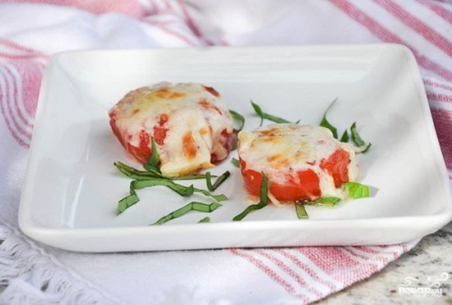 Помидоры с чесноком и сыром