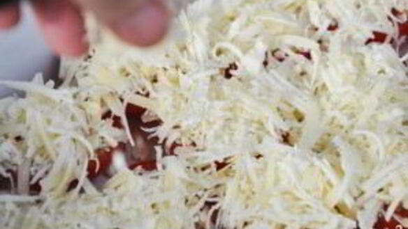 ШАГ 4. помидоры с чесноком и сыром