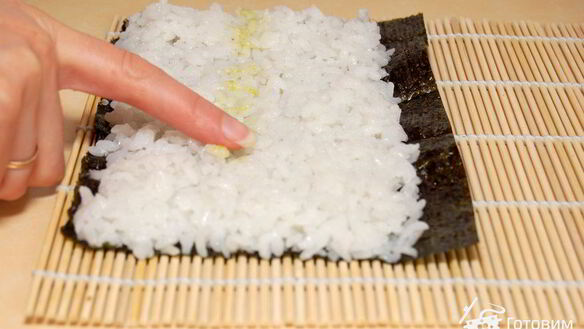 ШАГ 7. роллы с семгой и авокадо