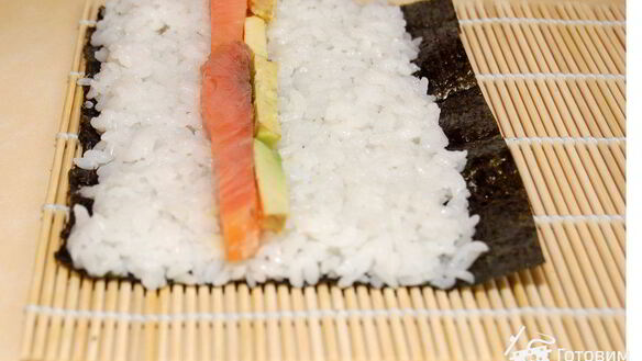 ШАГ 8. роллы с семгой и авокадо