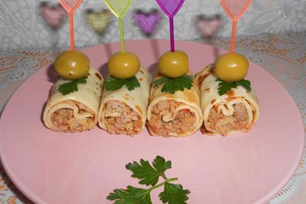 Блинные рулетики с мясной начинкой