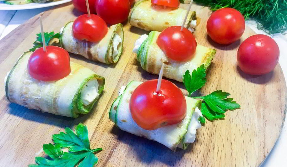 Рецепт кабачковые рулетики с творожным сыром