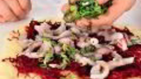 ШАГ 3. картофельный рулет с сельдью