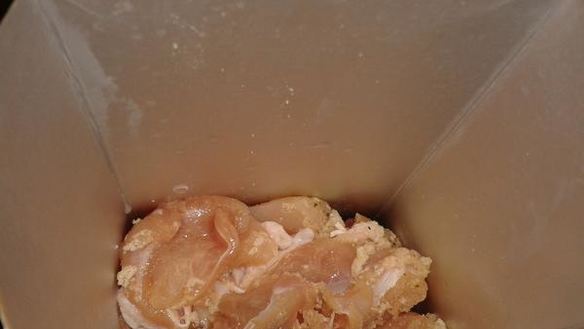 ШАГ 2. куриный рулет в желе