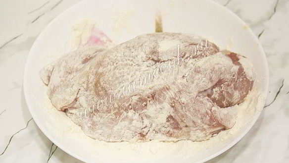 ШАГ 13. куриные рулетики с ананасами и сыром