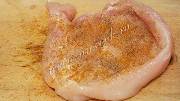 ШАГ 5. куриные рулетики с ананасами и сыром