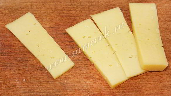 ШАГ 7. куриные рулетики с ананасами и сыром