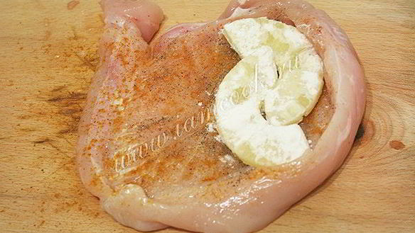 ШАГ 9. куриные рулетики с ананасами и сыром