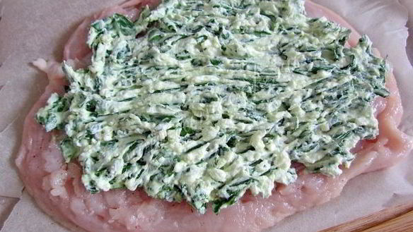 ШАГ 8. куриные рулетики с брынзой и шпинатом