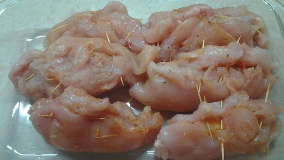 ШАГ 6. куриные рулетики с начинкой из перца и сыра