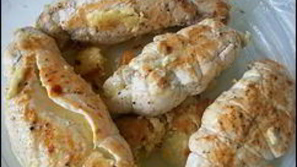 ШАГ 14. куриные рулетики с сырной начинкой запеченные с картошкой под сливочным соусом