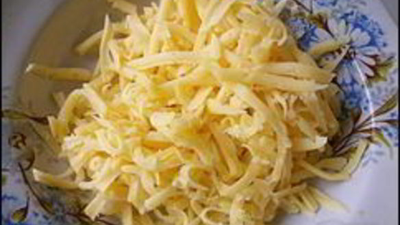 ШАГ 6. куриные рулетики с сырной начинкой запеченные с картошкой под сливочным соусом