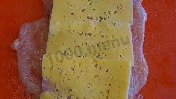 ШАГ 2. куриные рулетики с ветчиной и сыром