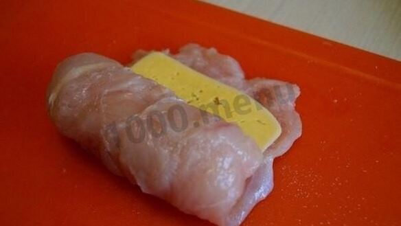 ШАГ 3. куриные рулетики с ветчиной и сыром