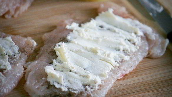 ШАГ 2. куриные рулетики в беконе