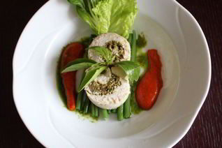 Куриные рулеты с фисташковой начинкой