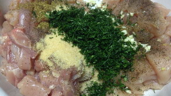 ШАГ 3. мраморный рулет из курицы