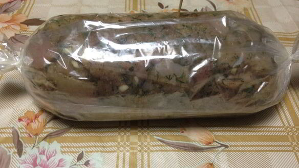 ШАГ 5. мраморный рулет из курицы