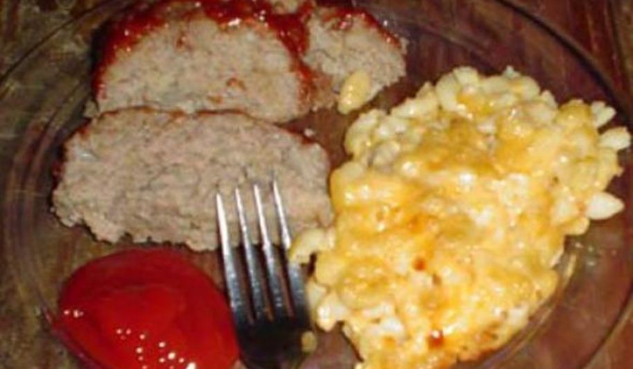 Рецепт мясной рулет и макароны с сыром