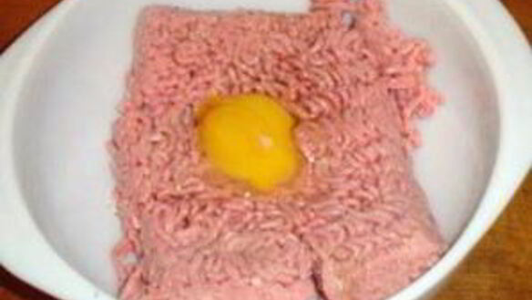 ШАГ 3. мясной рулет и макароны с сыром