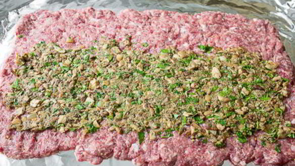 ШАГ 6. мясной рулет с белыми грибами