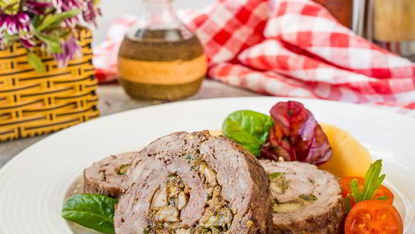 ШАГ 9. мясной рулет с белыми грибами