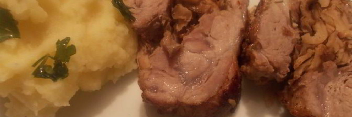 Мясной рулет с грибной начинкой