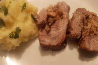 Мясной рулет с грибной начинкой