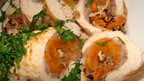 ШАГ 8. мясной рулет с сухофруктами