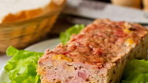 ШАГ 12. мясной рулет с сыром и ветчиной