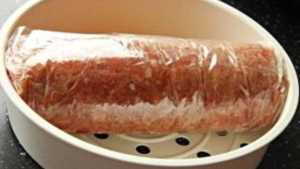 ШАГ 5. мясной рулет с вермишелью на пару