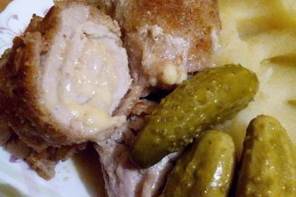 Мясные рулетики с сыром и чесноком