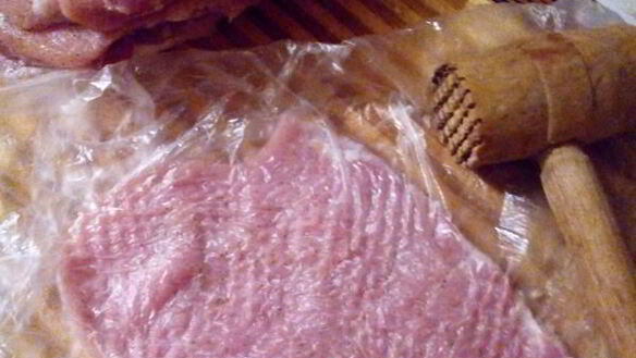 ШАГ 2. мясные рулетики с сыром и чесноком