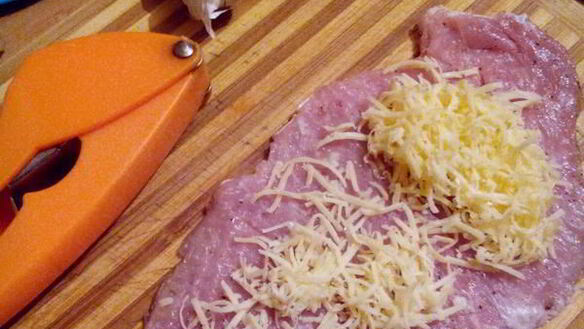 ШАГ 4. мясные рулетики с сыром и чесноком