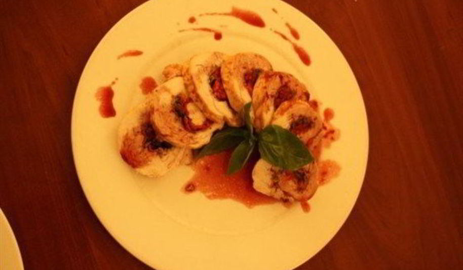 Рецепт новогодний рулет из индейки с вялеными томатами