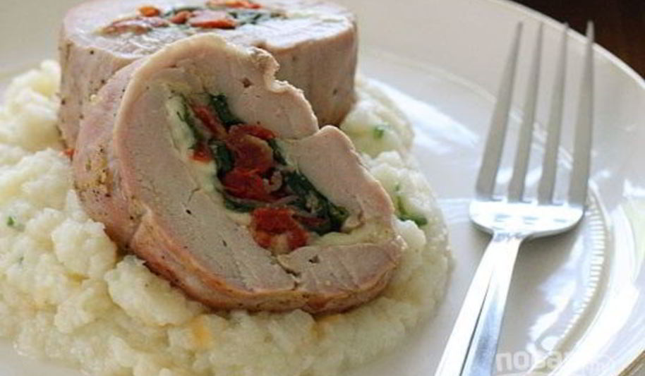 Рецепт праздничный рулет из свинины с начинкой