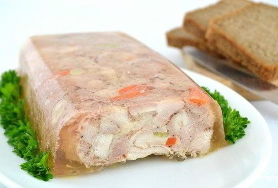 Рулет из индейки в желе