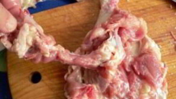 ШАГ 2. рулет из куриных окорочков